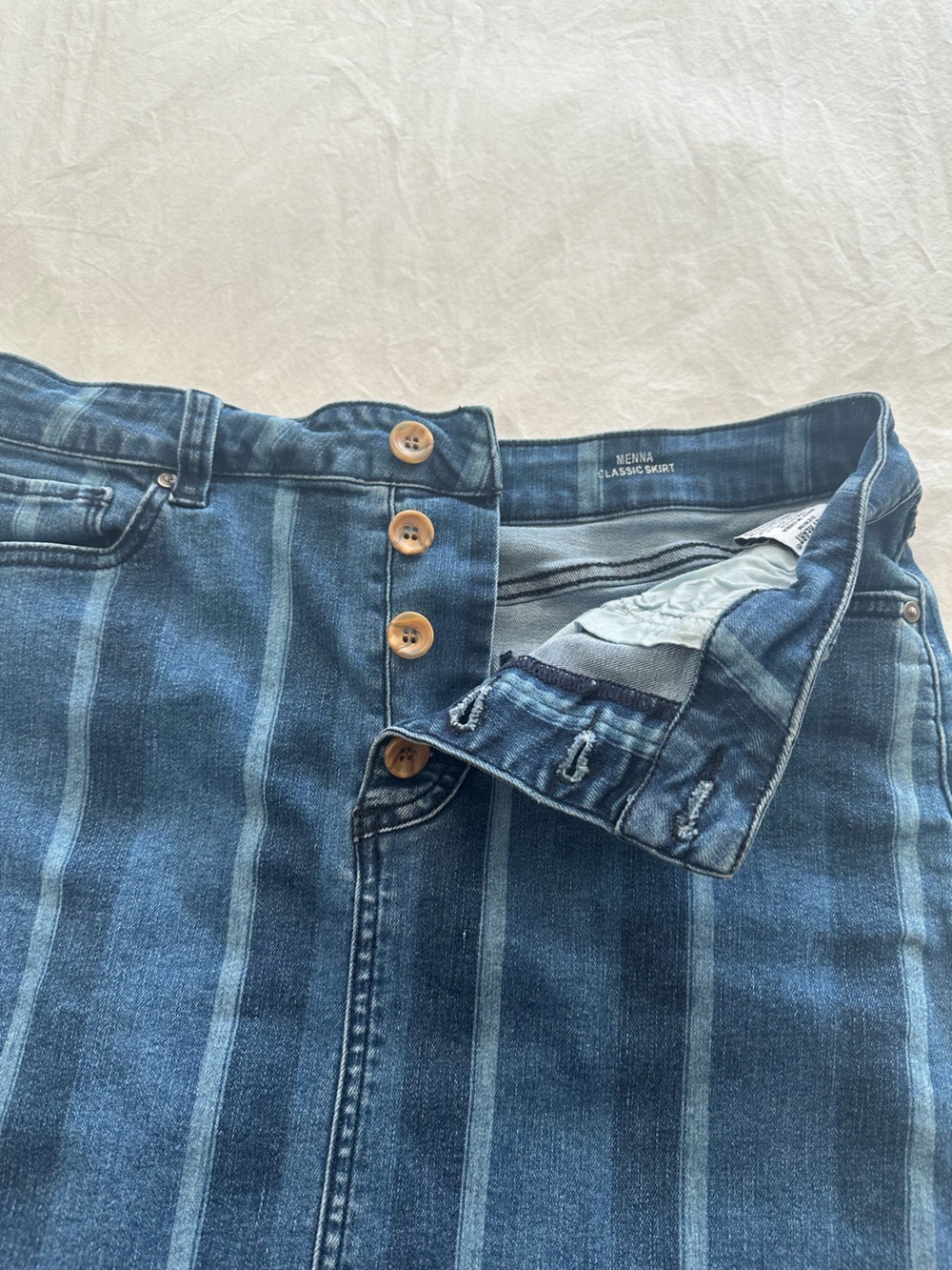 Velvet Heart Blue Striped Button-Front Denim Skirt, size 29 - Picture 4 of 12